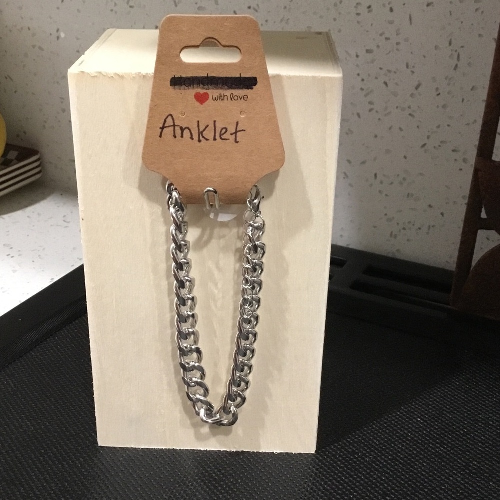 NWT Silver (zinc alloy) Link Anklet - Chunky Chain